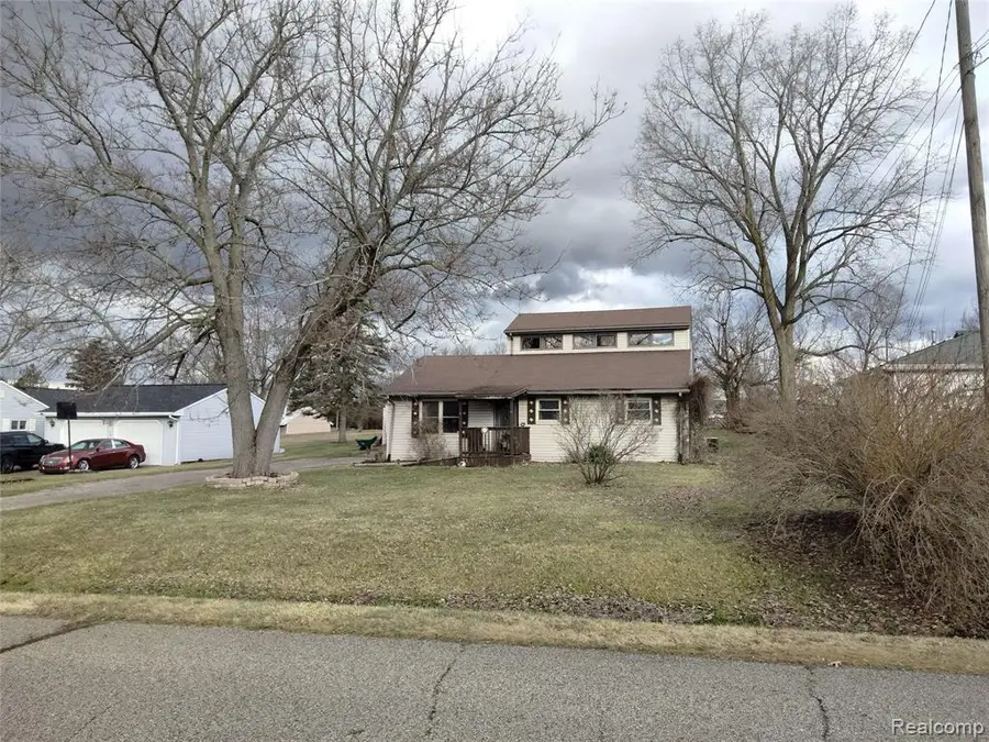 1061 Barbara, Grand Blanc, MI  - #2