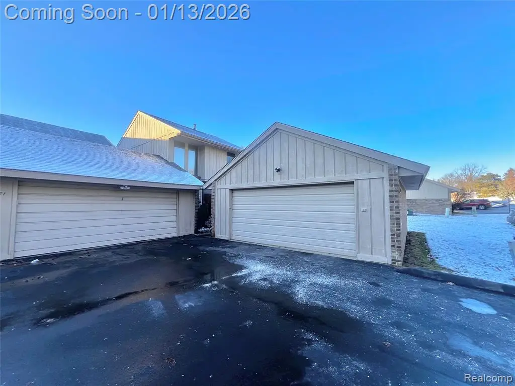 35467 Heritage, Farmington, MI  - Image #1