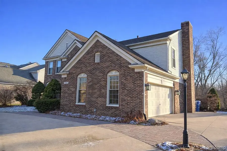 47497 Fox Run, Canton, MI  - Image #2