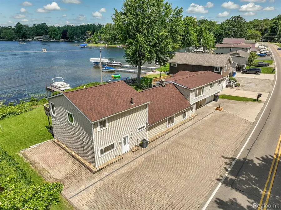 1794 S Hughes, Brighton, MI 48114 - #2