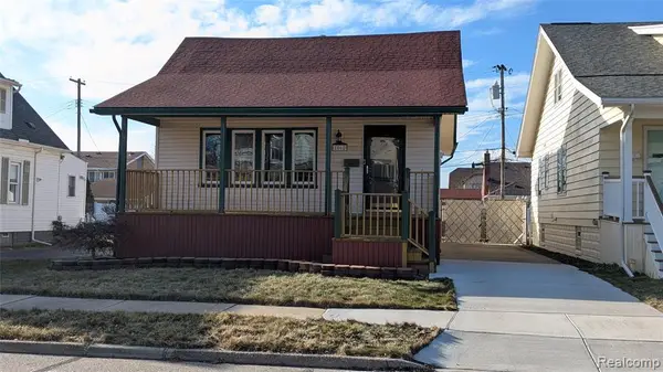 1062 1st, Wyandotte, MI 