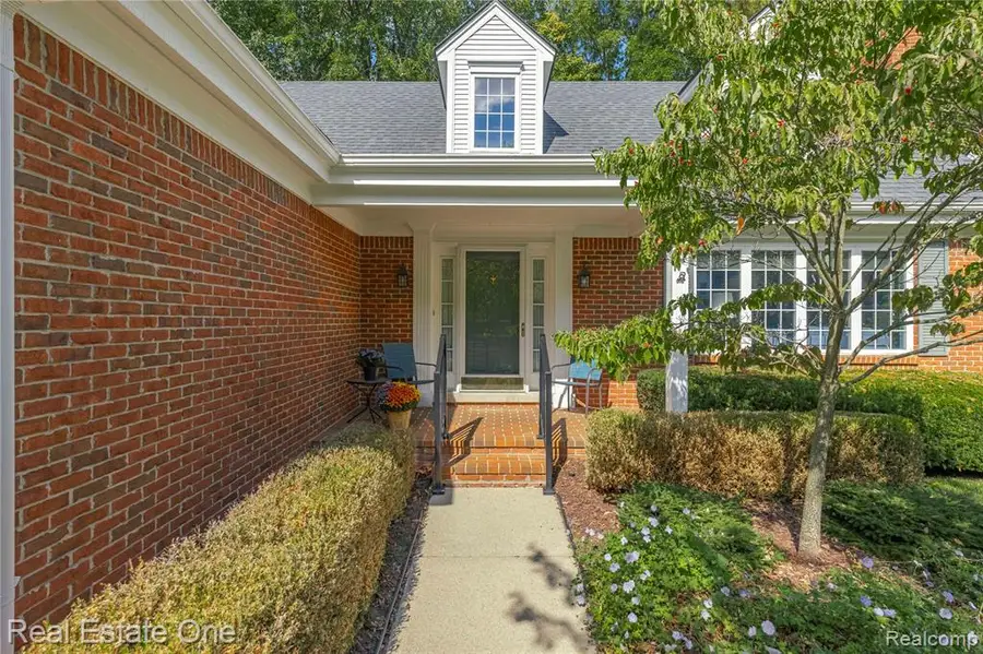 23326 Longacre, Farmington, MI  - Image #3