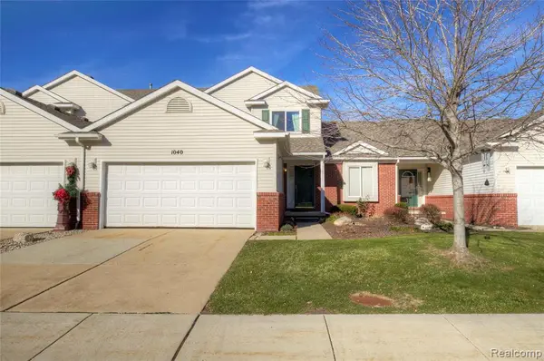 1040 Spirea, Howell, MI 48843