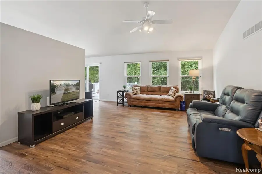 5128 Sandalwood, Grand Blanc, MI  - Image #3