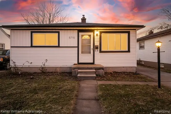 5710 Detroit, Dearborn Heights, MI 