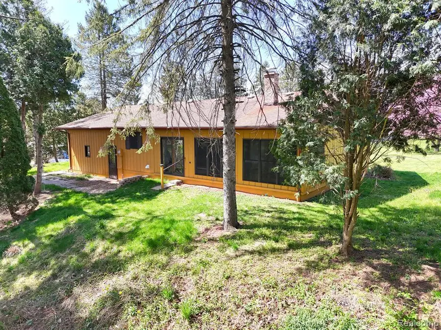 11575 Us Highway 31, Berrien Springs, MI  - Image #2