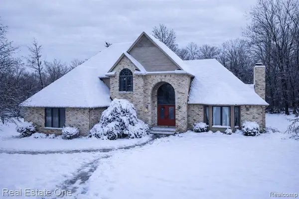 11514 Kings Knight, Grand Blanc, MI 