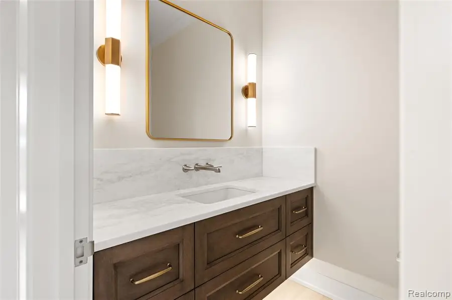 2802 Heathfield, Bloomfield, MI  - Image #3