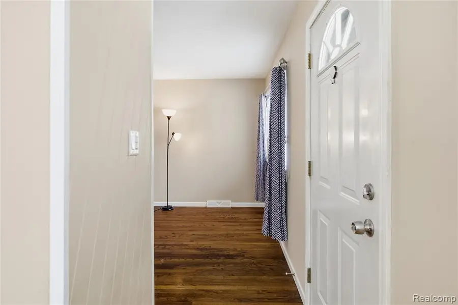 18634 Common, Roseville, MI  - #2