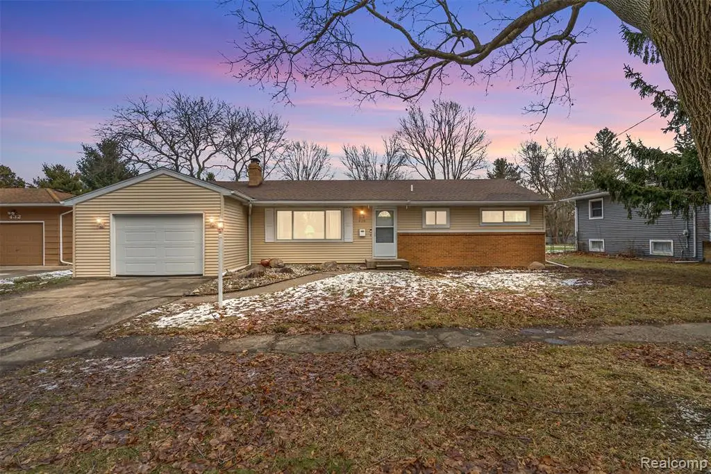 428 Sunnyside, Flushing, MI  - #1