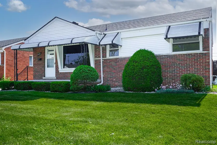 15481 Drake, Southgate, MI  - Image #2