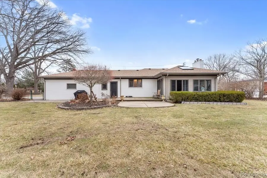 21524 Thorofare, Grosse Ile, MI  - Image #2