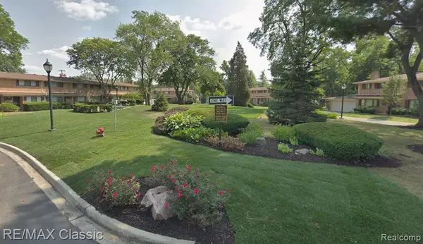 112 E Hickory Grove, Bloomfield Hills, MI 