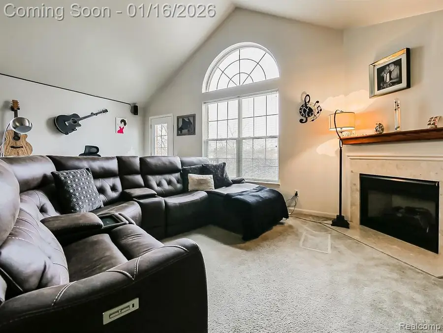 23461 Williamsburg, Woodhaven, MI  - Image #2