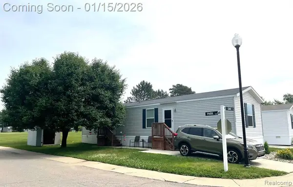 186 Oak Ave, Highland, MI 48357