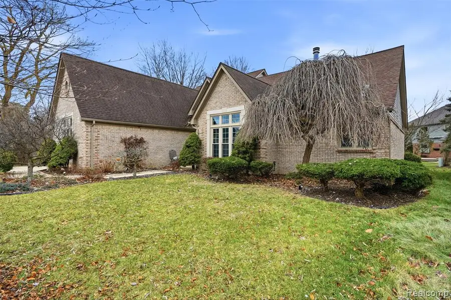 42739 Pond View, Sterling Heights, MI  - #3