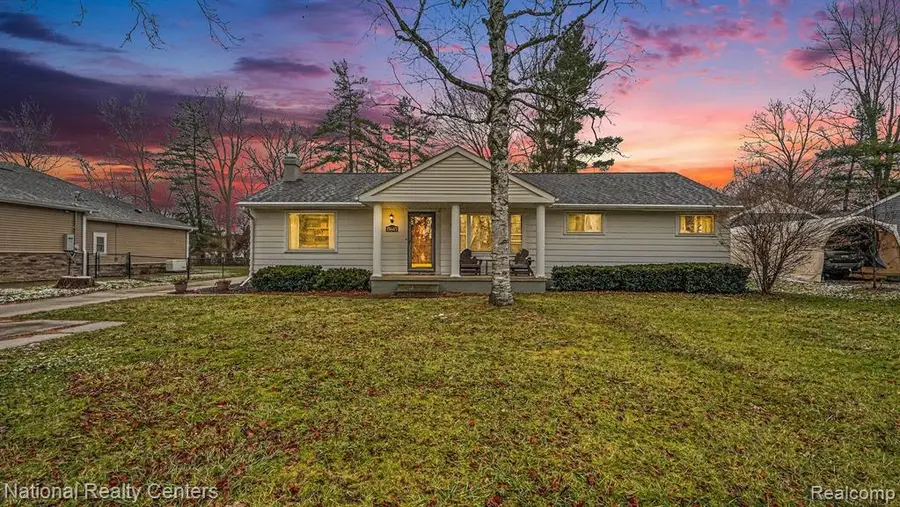 15643 Fry, Plymouth, MI  - Image #2