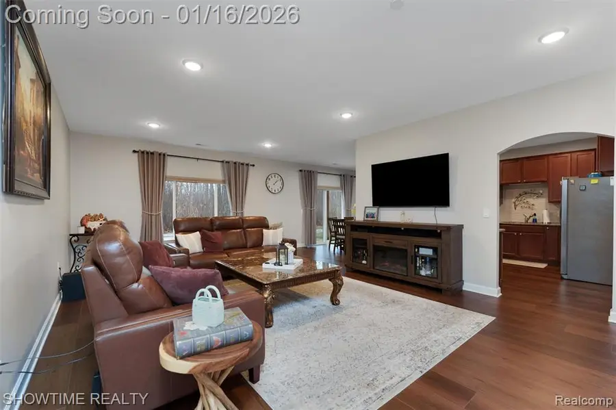 3779 Eagle Creek #56, Utica, MI  - Image #2