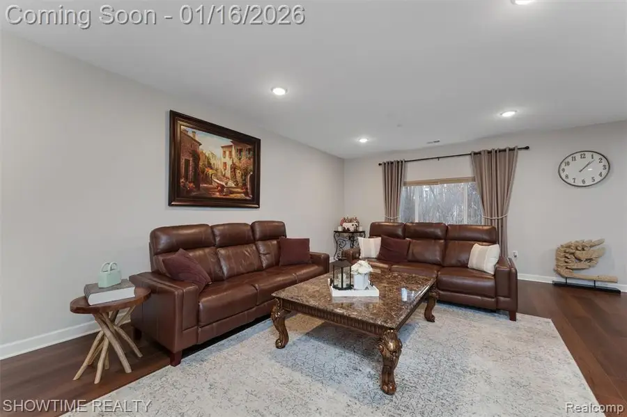 3779 Eagle Creek #56, Utica, MI  - Image #3