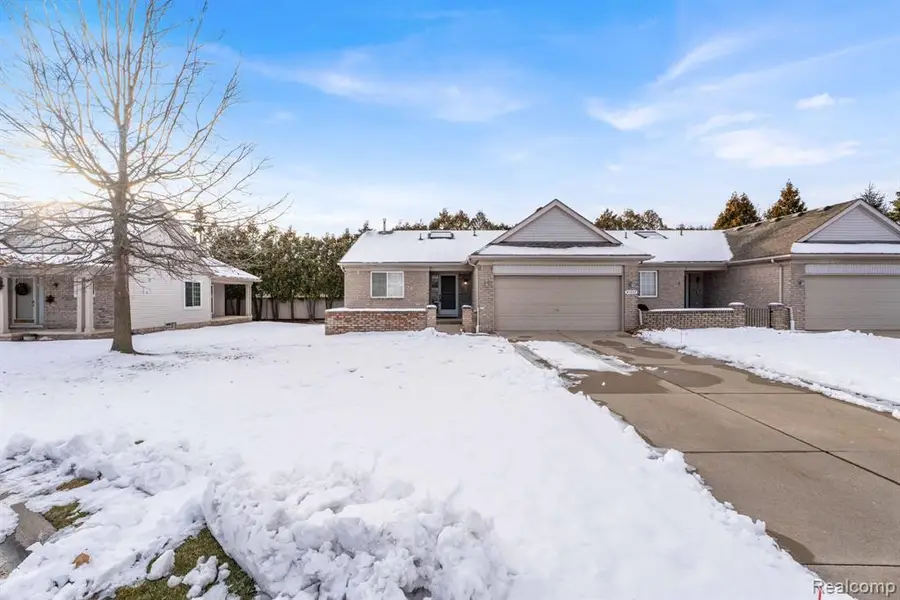 41057 Glenleven, Clinton Township, MI  - Image #2