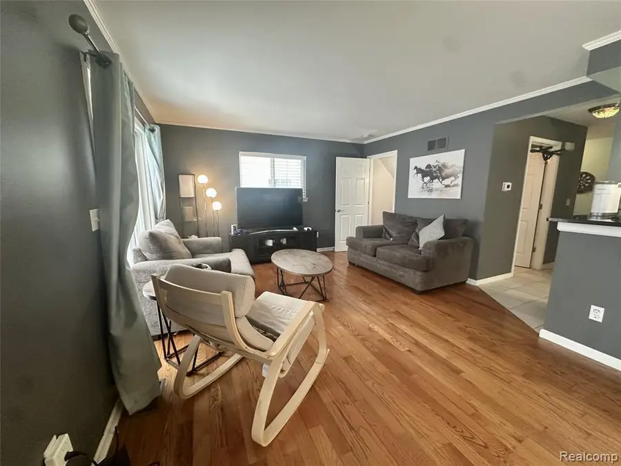 1306 Jay, Waterford, MI  - Image #2