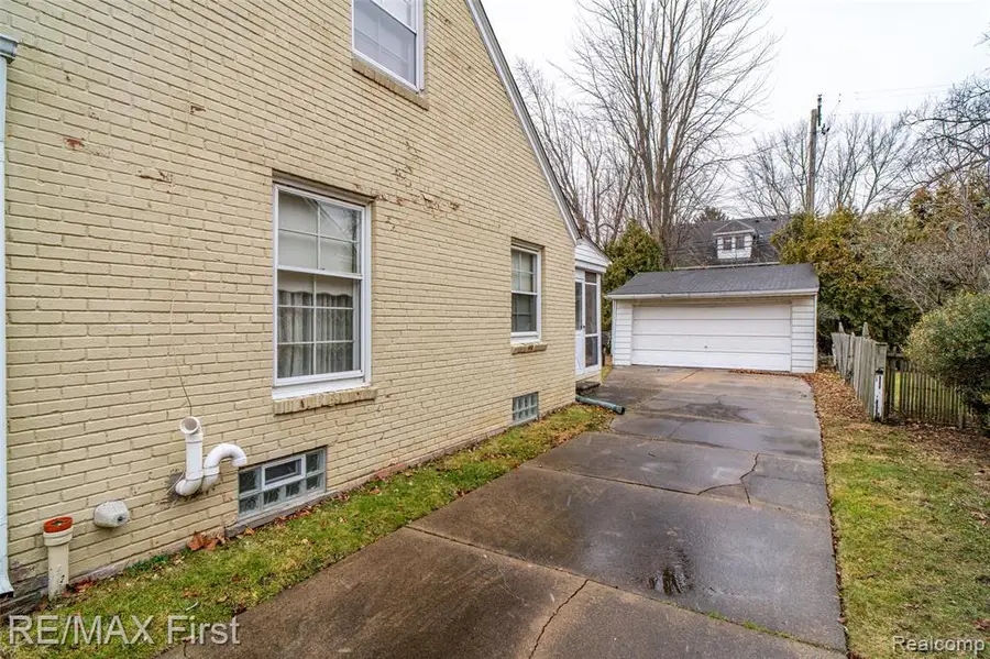 1039 Somerset, Grosse Pointe, MI  - Image #3