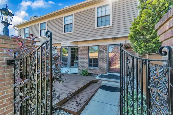 22224 Edgewater, Novi, MI 