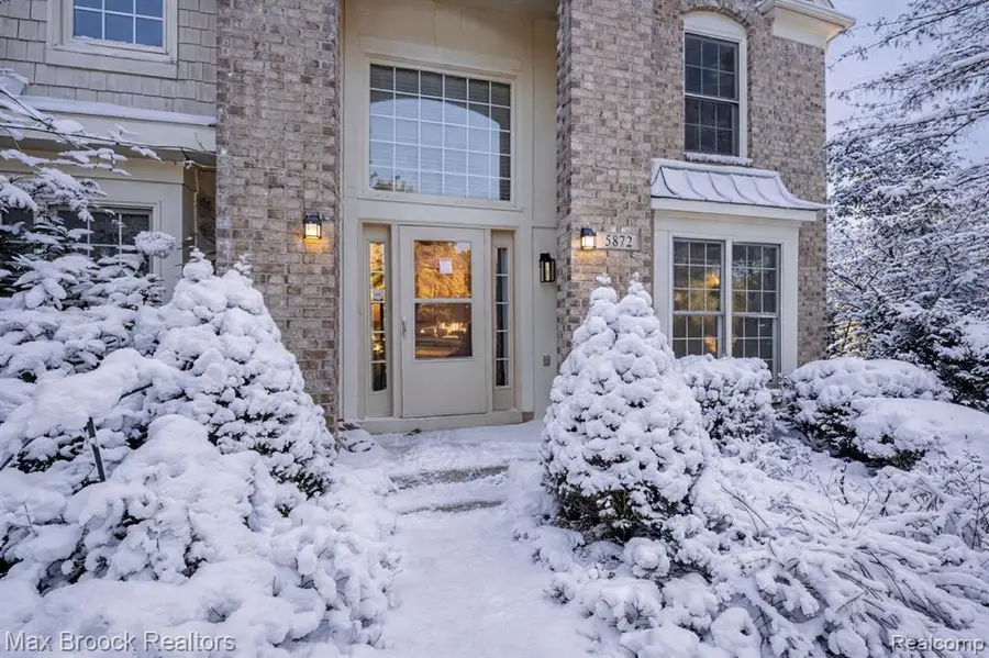 5872 Meadowview, Plymouth, MI  - Image #3