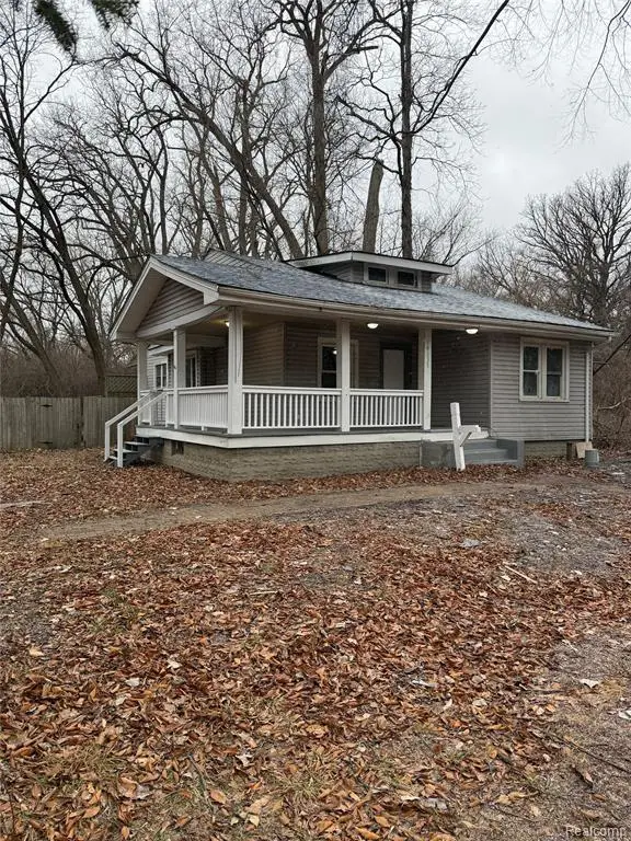 19335 Lenore, Detroit, MI 48219