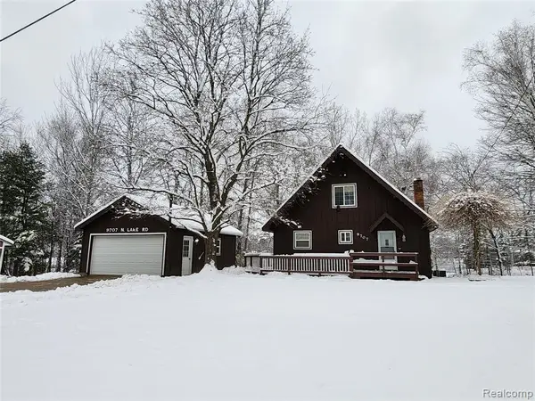9707 North Lake Rd, Otter Lake, MI 48464