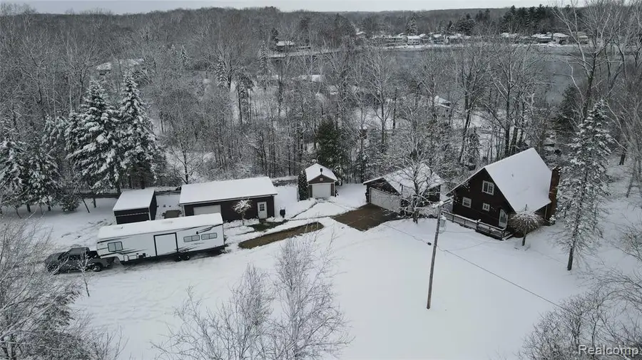 9707 North Lake Rd, Otter Lake, MI 48464 - Image #2