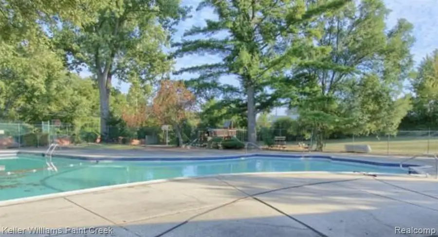 6545 Post Oak Drive, West Bloomfield, MI  - Image #2