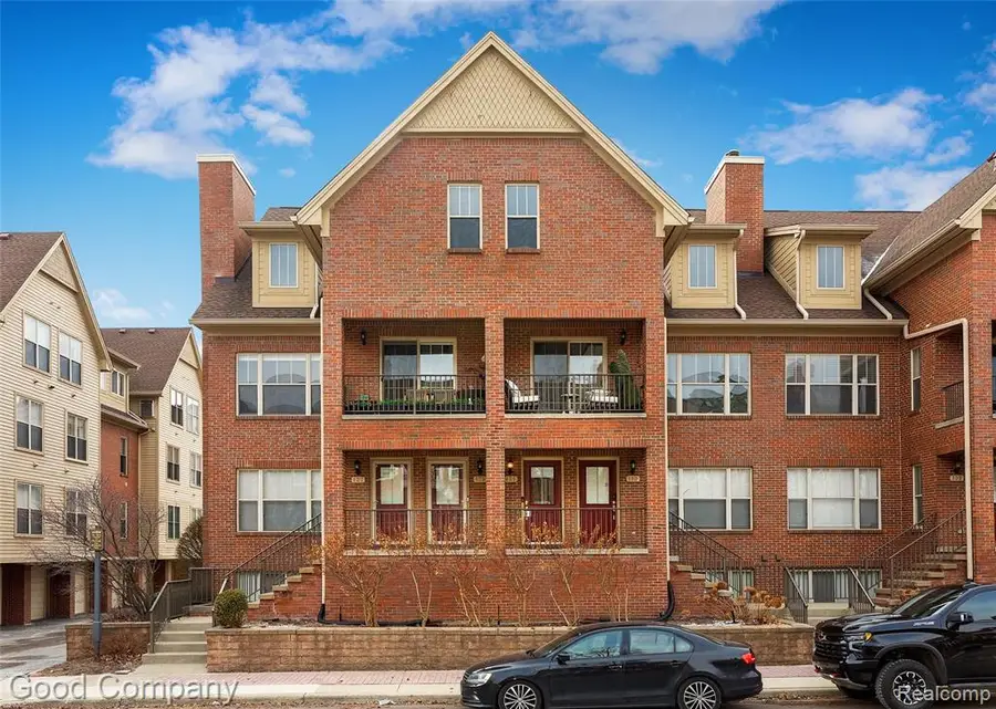 129 Allenhurst, Royal Oak, MI  - Image #2