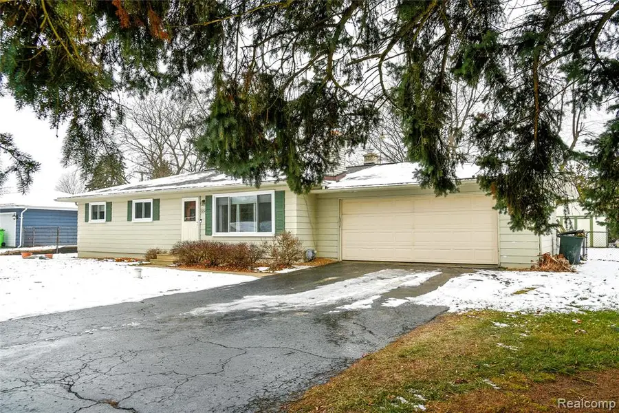 884 Eugene, Oxford, MI  - Image #3