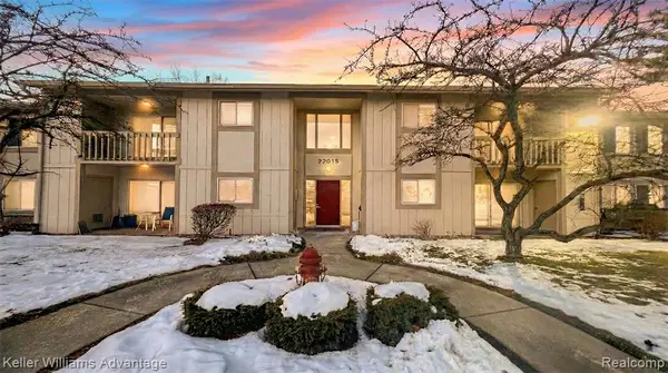 27915 Berrywood #70, Farmington, MI 