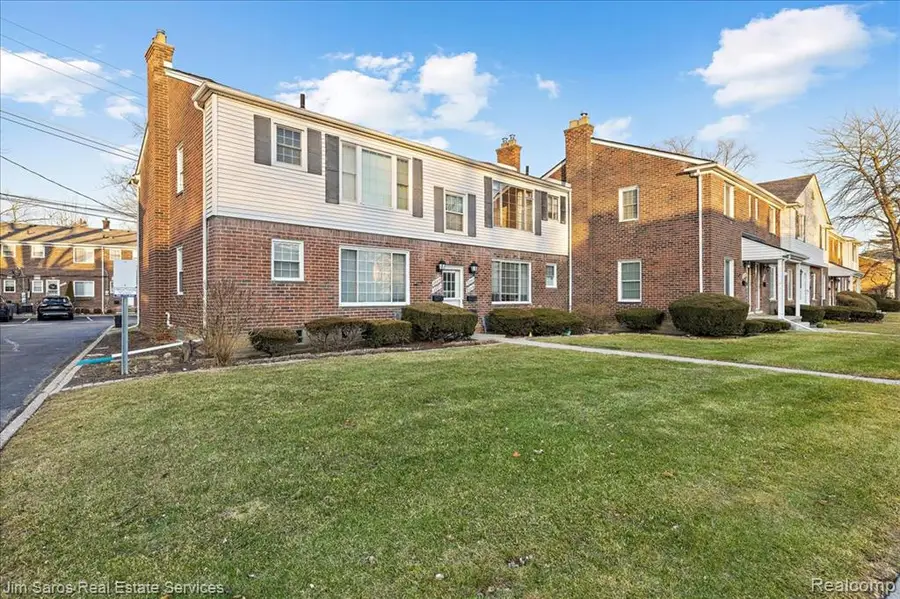 23217 Edsel Ford, Saint Clair Shores, MI  - Image #2