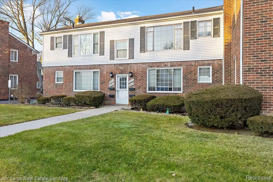 23217 Edsel Ford, Saint Clair Shores, MI  - Image #3