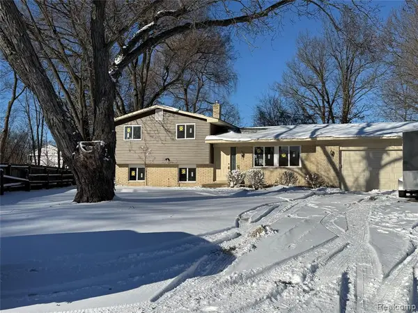 102 Willards, White Lake, MI 