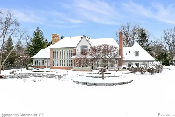 3715 Lahser, Bloomfield Hills, MI 