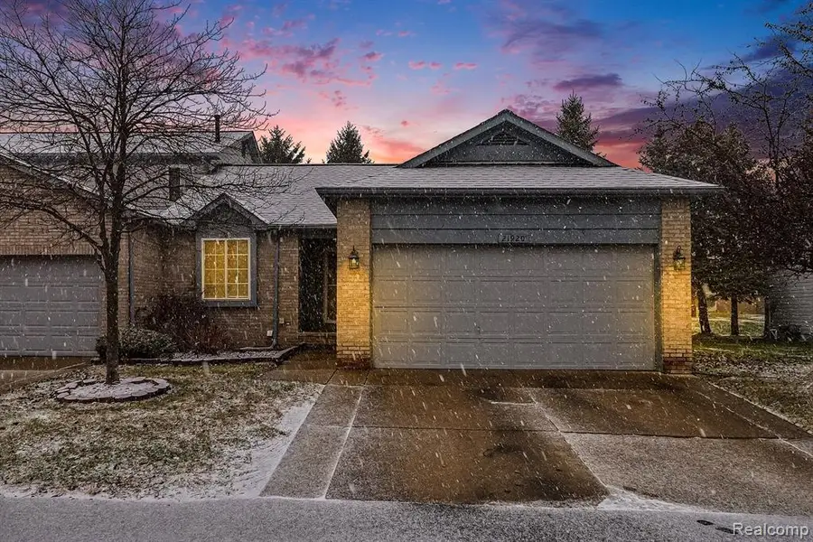 21920 Quail Ridge, Brownstown, MI  - Image #2