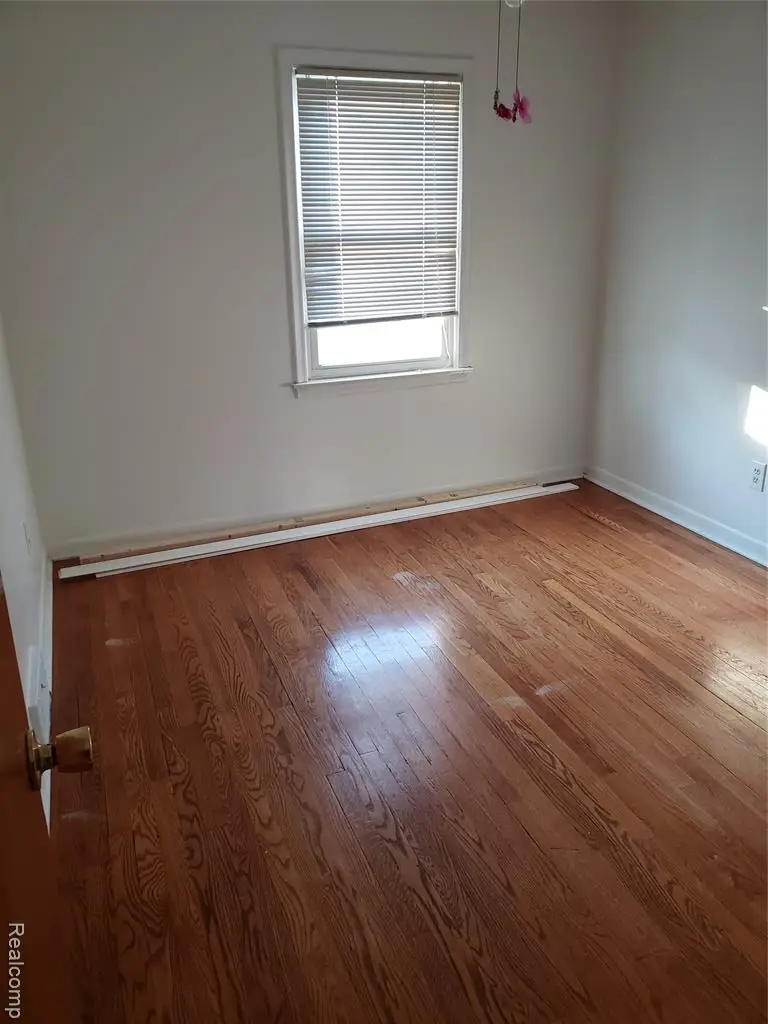 310 N Marias, Clawson, MI  - Image #3