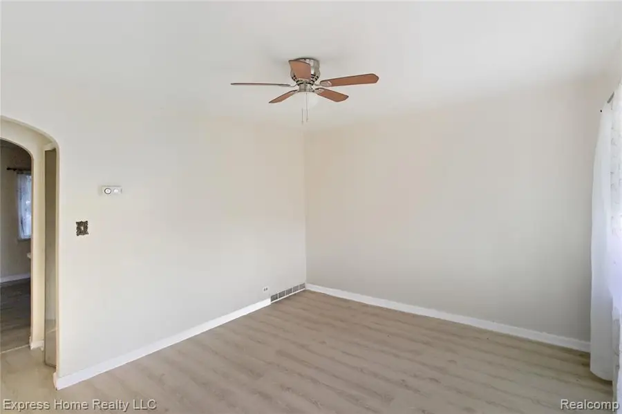 24932 Marigold, Warren, MI  - Image #3