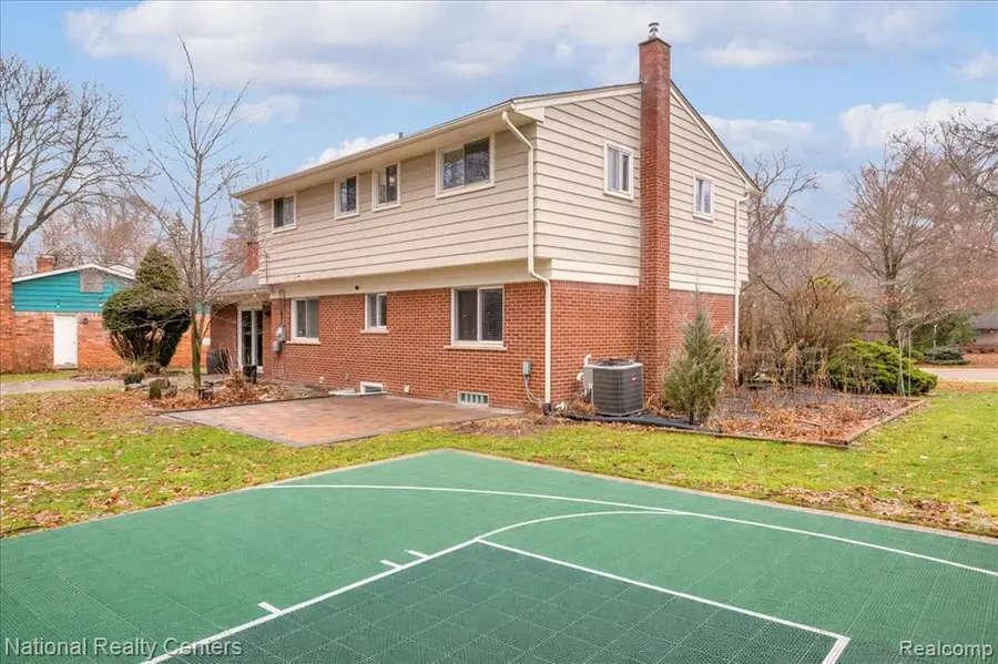 28701 Summerwood, Farmington, MI  - #2