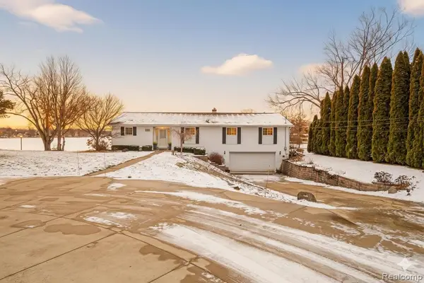 5124 Driftwood, Commerce Twp, MI 