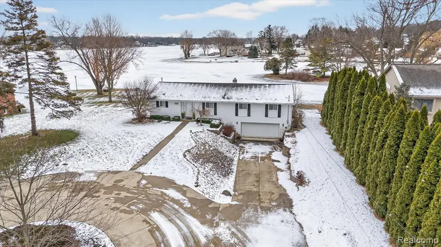 5124 Driftwood, Commerce Township, MI  - Image #2