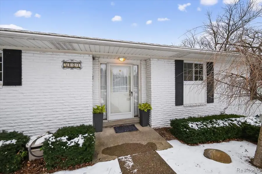 5124 Driftwood, Commerce Township, MI  - Image #3