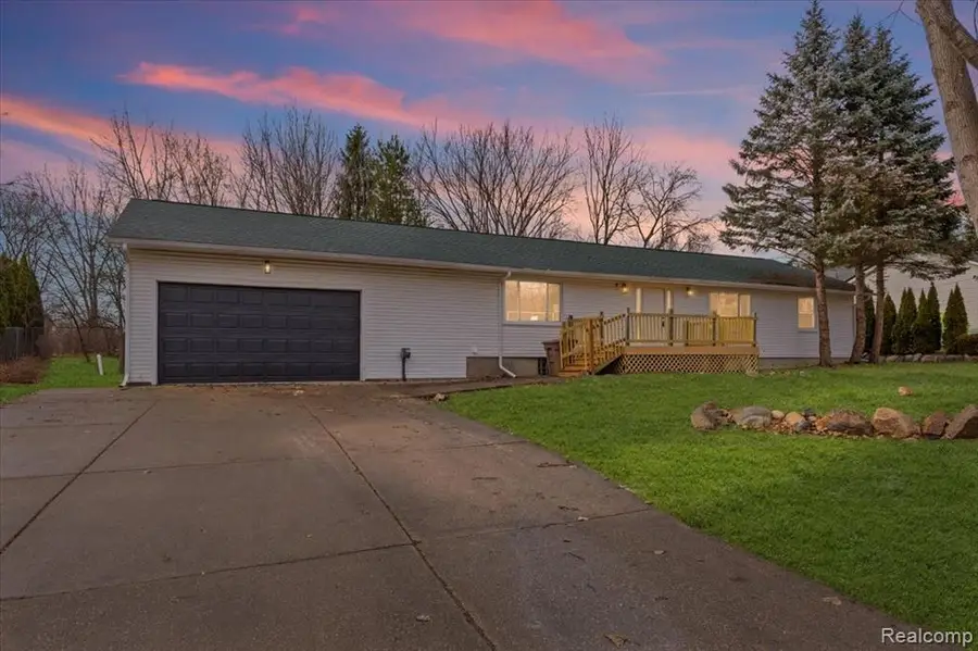 1709 Stirling, Pontiac, MI  - Image #2