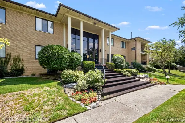 31915 W 14 Mile #247door B, Farmington Hills, MI 