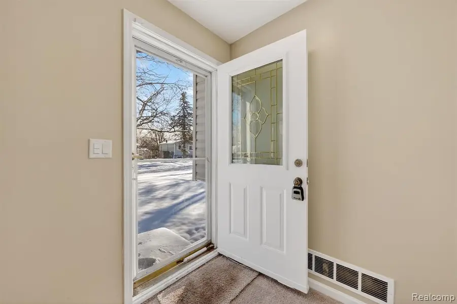 15654 Isabelle, Romulus, MI 48174 - #3