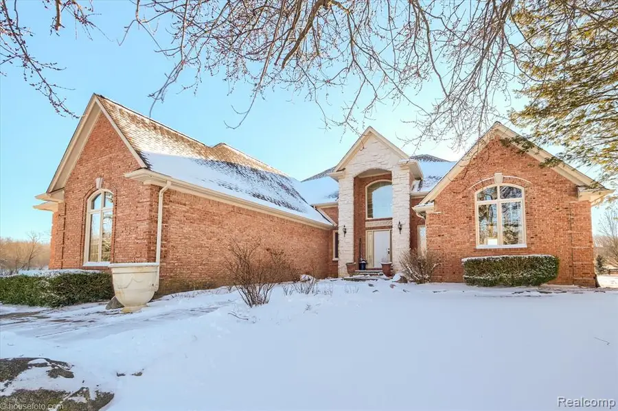 2051 E Oakwood, Oxford, MI  - Image #2